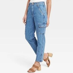 Women's Slim Hip & Thigh/Tapered Leg Boyfriend Jeans - Universal Thread Md Wash